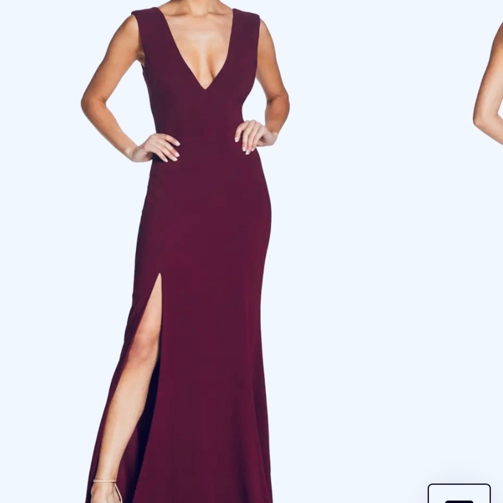 Sandra Plunge Crepe Trumpet Gown 1x in Plum NWT